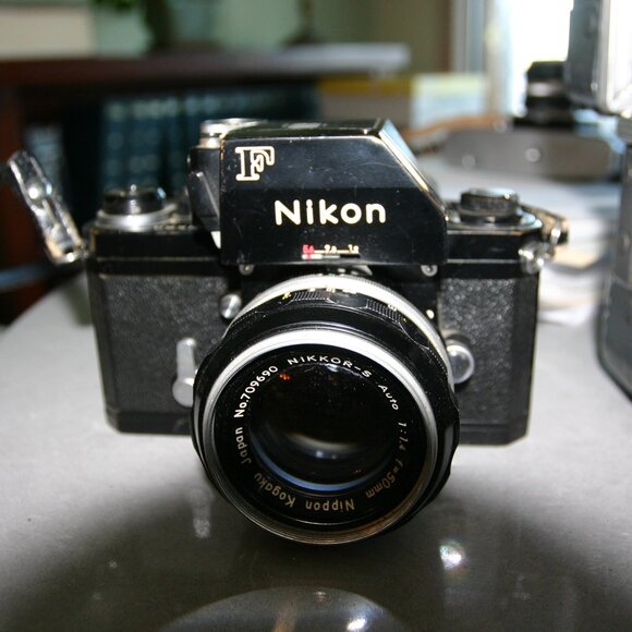 REDUCED! RARE Nikon Photomic FTN KIT w/2 lenses, accessories, vintage hard case - Picture 3 of 4